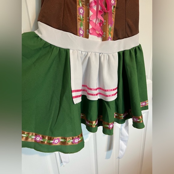 Leg Avenue Woman's medium Oktoberfest Costume Gretchen Beer Maiden Cotton Blend - Picture 6 of 10